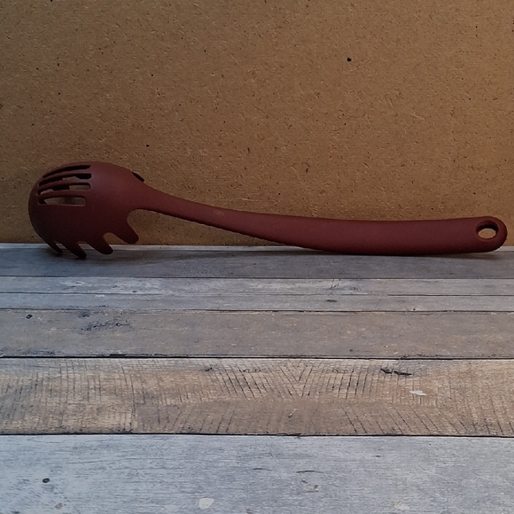 KitchenAid Deep Red Silicone Spaghetti Server - Picture 2 of 6